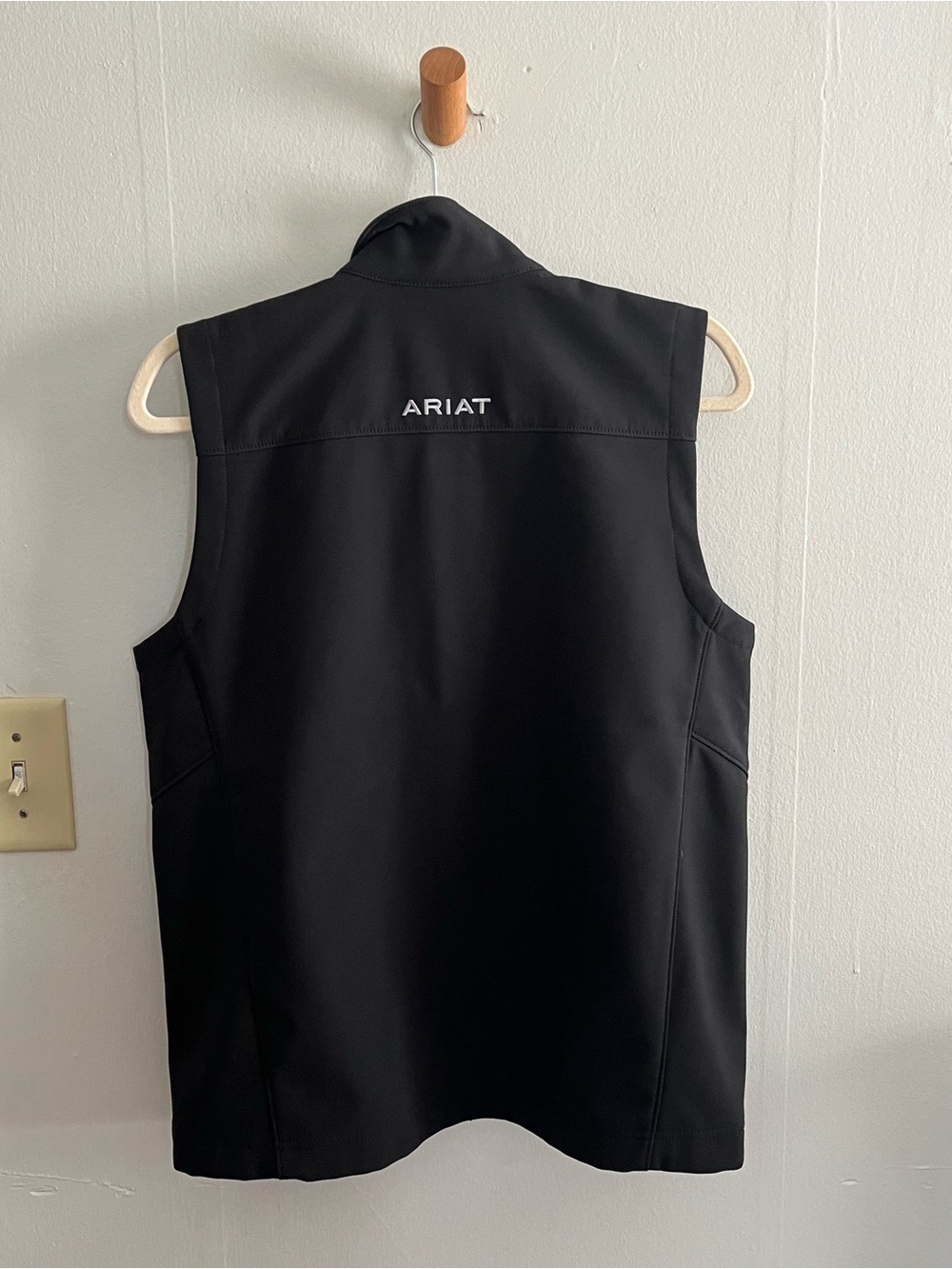 Ariat Vernon 2.0 Softshell Vest Full Zip Pockets Black Youth Boys Large Western - Picture 4 of 8